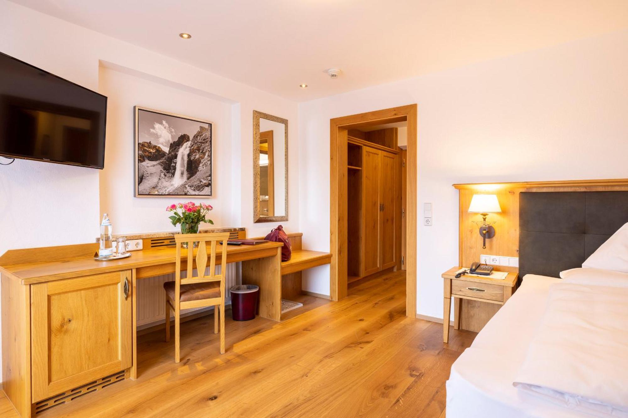 Parkhotel Seefeld Hotel 4*