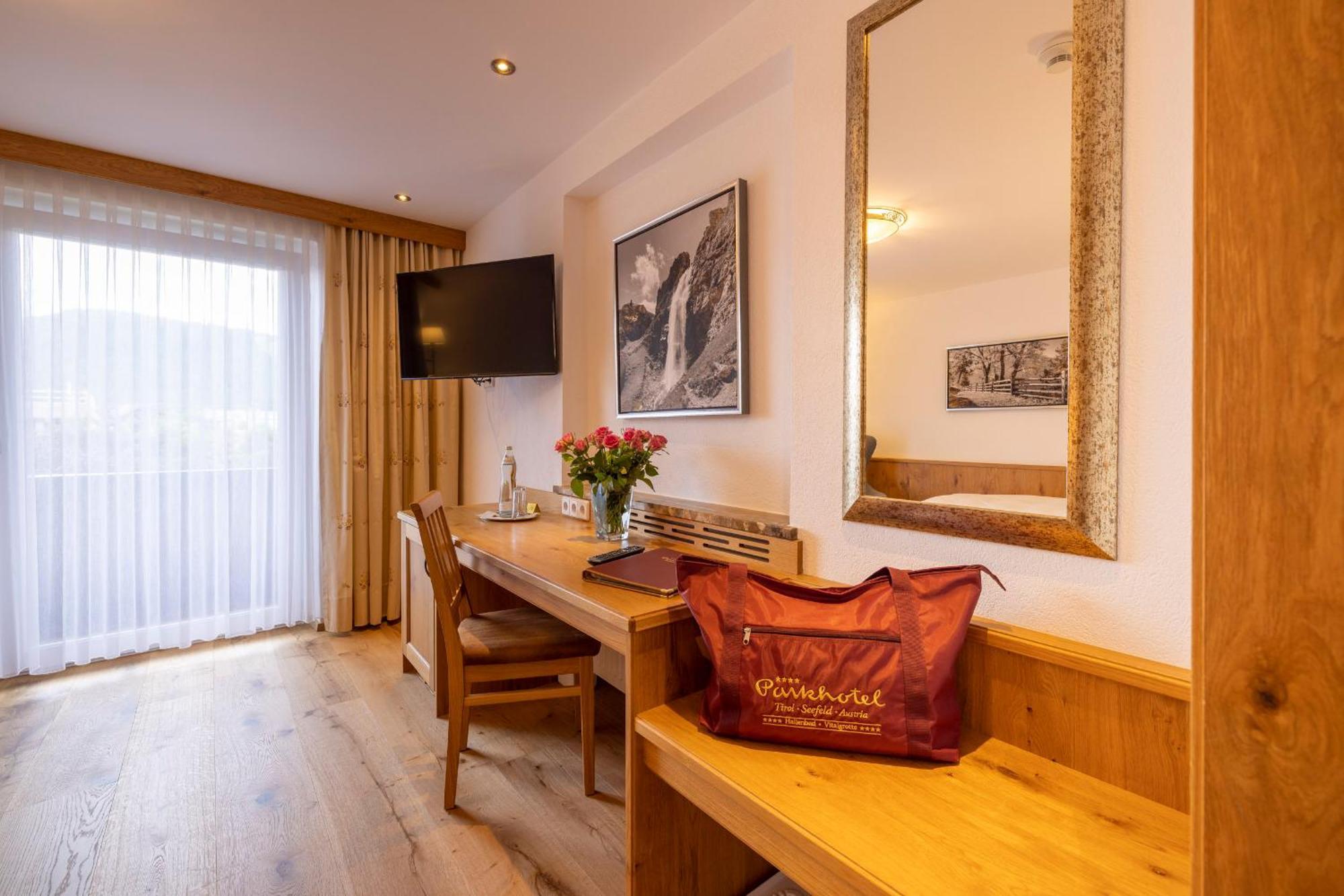Hotel Parkhotel Seefeld 4*